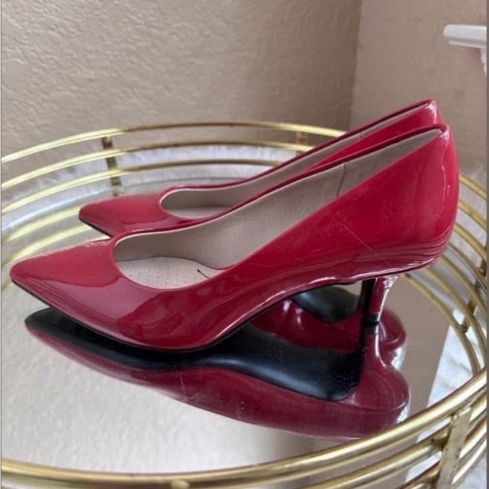 Life Stride Glossy Red Heels
